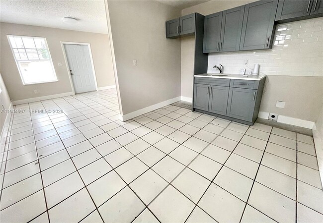 Foto del edificio - 2580 NW 4th Ct