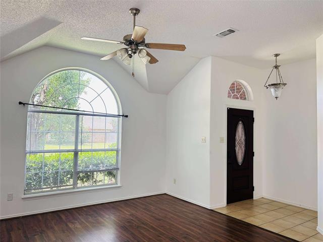 Foto del edificio - 2512 Rushing Springs Dr