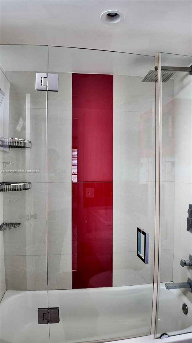 Foto del edificio - 325 NW 72nd Ave