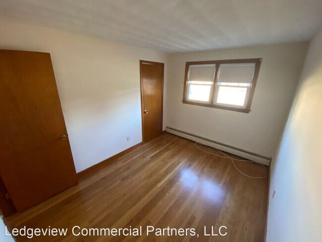 Building Photo - 3 br, 1 bath House - 20 Spencer Ave