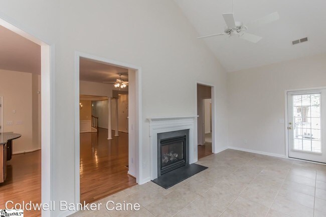 Building Photo - 216 Clarity Ct