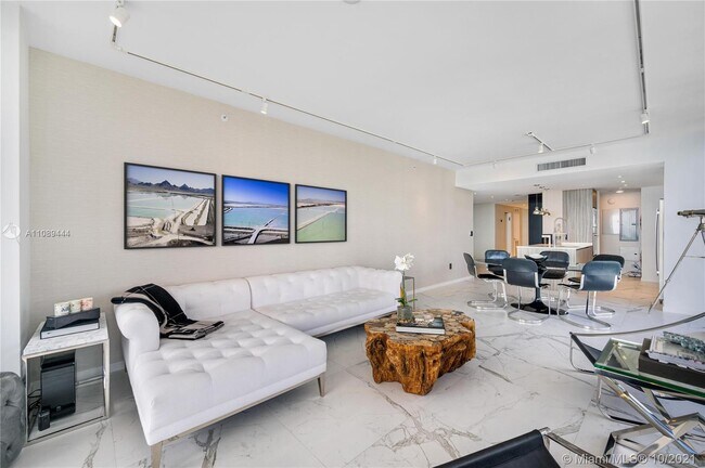 Foto del edificio - 600 NE 27th St