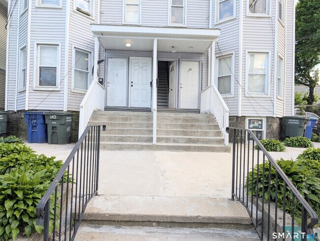 Building Photo - 107 Catherine St