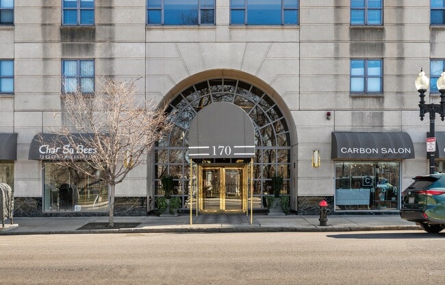 Building (Entrance) - 170 Tremont St