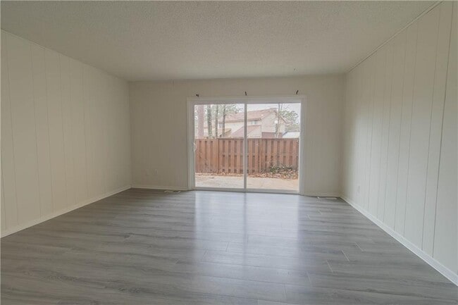 Building Photo - 14 Britten Cir