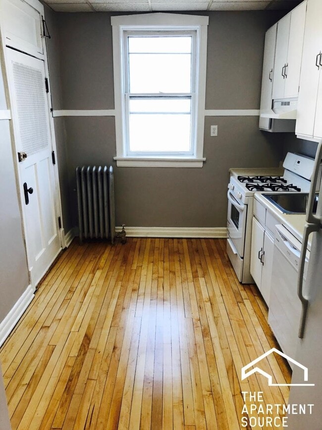 Photo - 3932 N Keeler Ave (Chicago, IL) Apartment