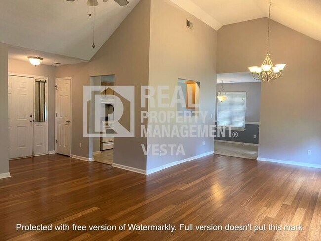 Building Photo - Open Layout on South Side of Warner Robins
