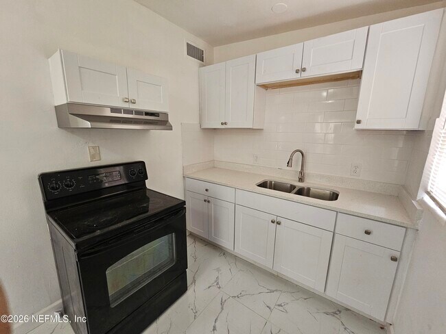 Building Photo - 2736 Lippia Rd