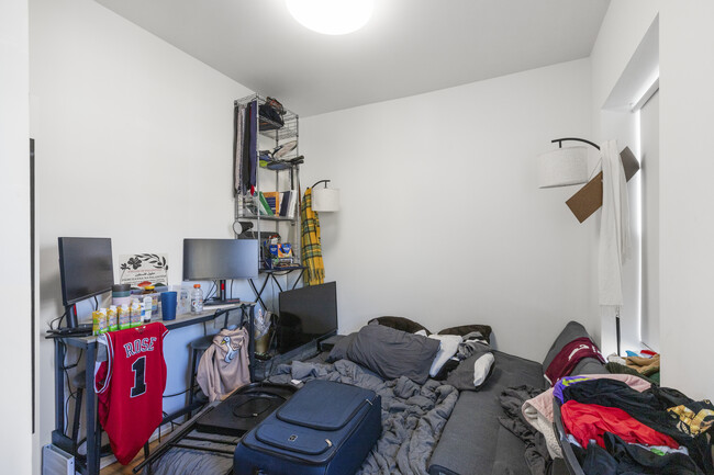 Foto del edificio - 1636 N Western Ave