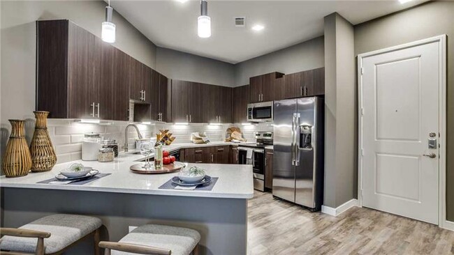 Foto del edificio - 1050 Galatyn Pkwy