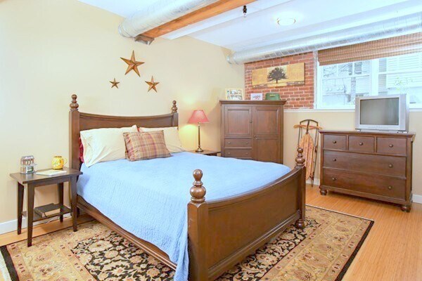 Foto del edificio - 22 Cottage Park Ave