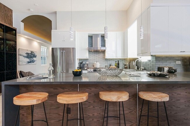 Photo - 1086 S Van Ness Ave Apartment