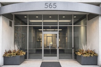 Building Photo - 565 W Quincy St