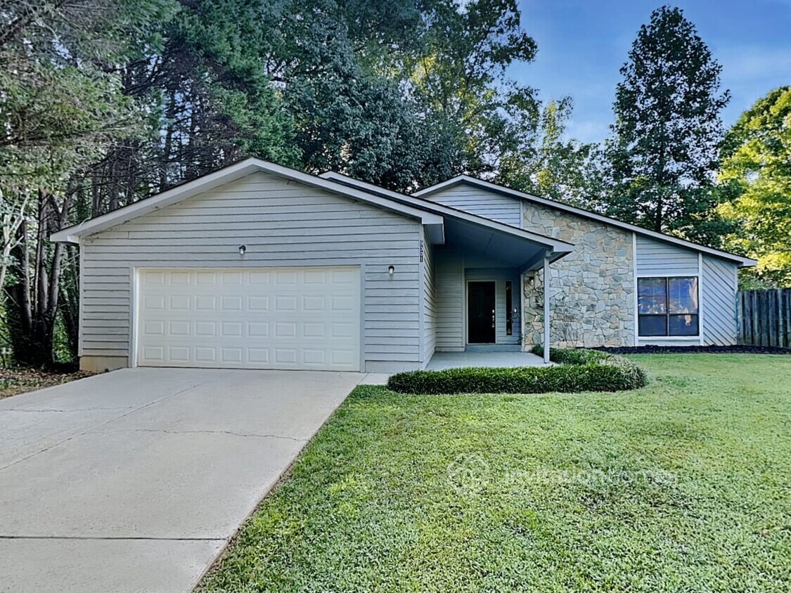 Primary Photo - 9301 Newington Ct