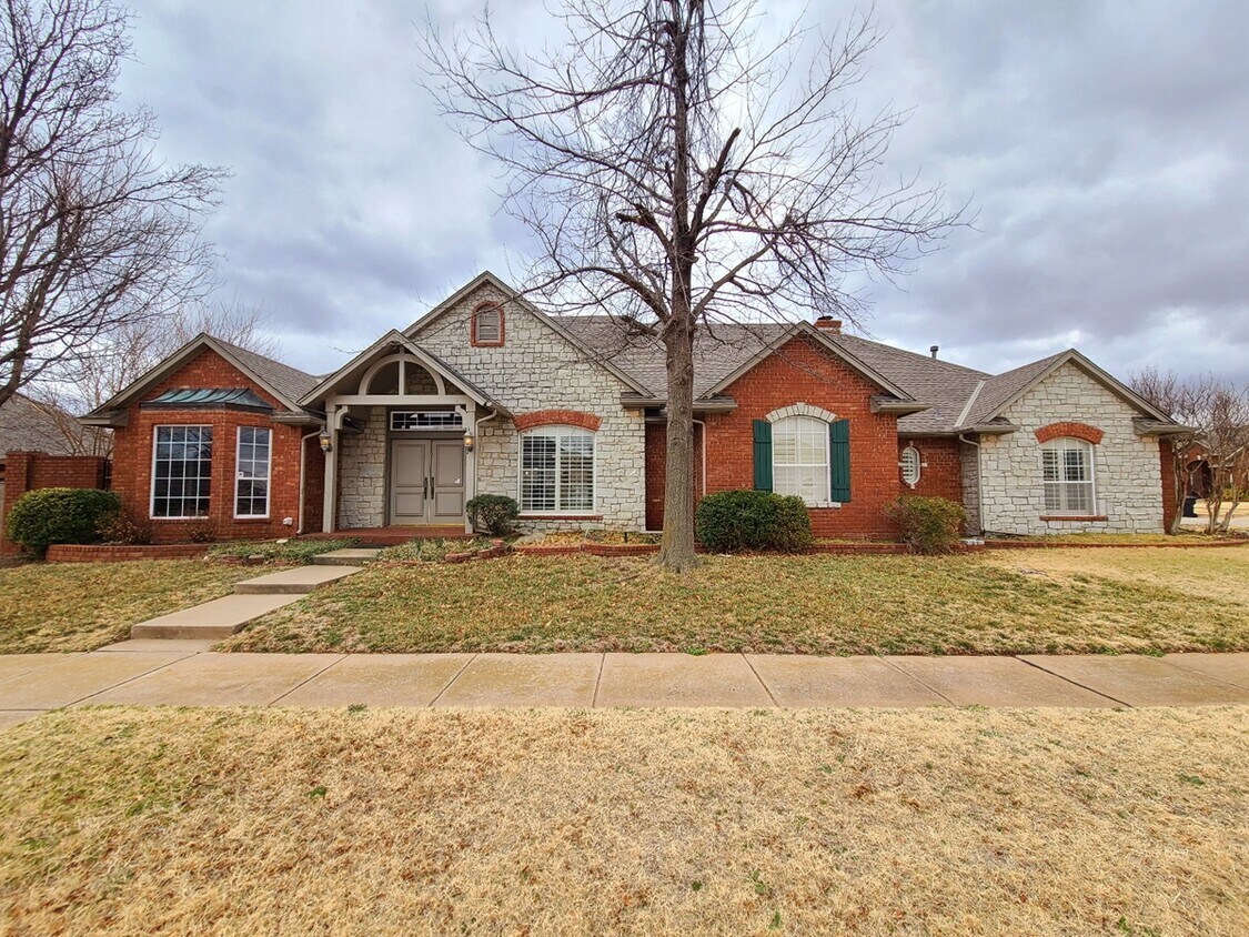 Foto principal - 5604 NW 106th St