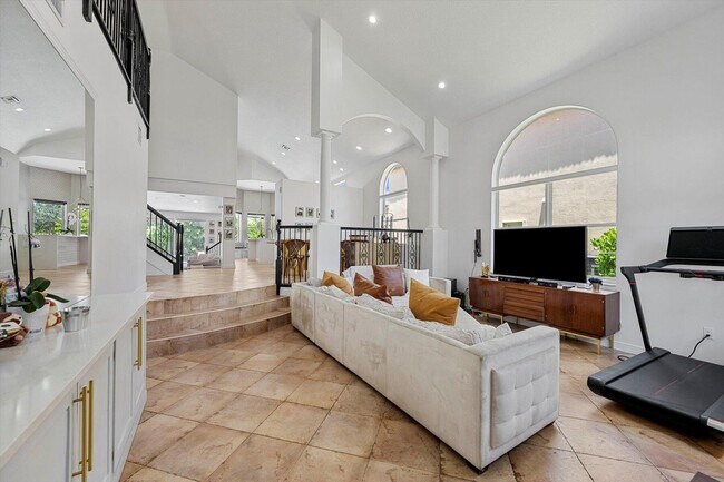 Building Photo - 2203 Balsan Way