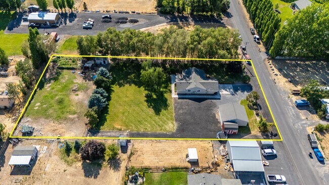Building Photo - 7887 Dahl Rd NE