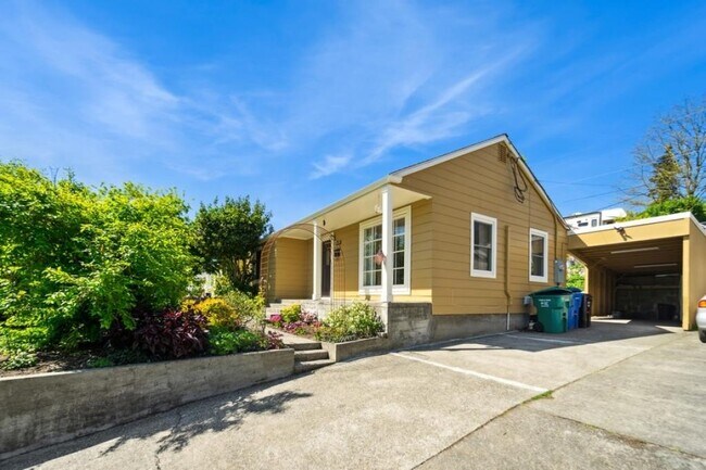 Foto del edificio - West Seattle Home - 3 bedrooms