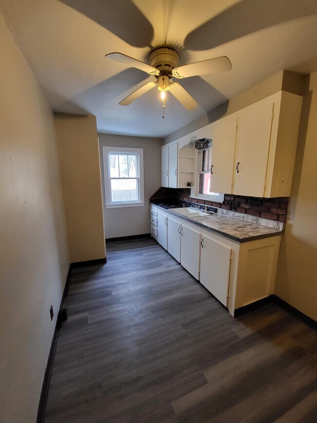 Foto del edificio - 3483 Hadley Ave