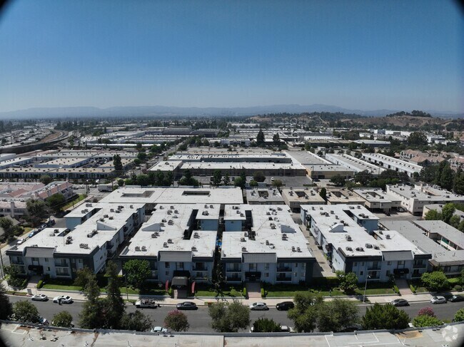 Exterior 3D - Mountain View Manor Apartments