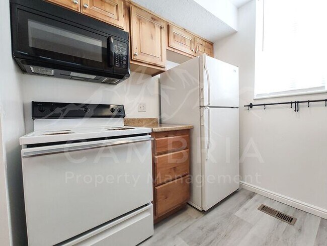 Building Photo - Cozy Updated 2 BR 1BA Condo in West Valley