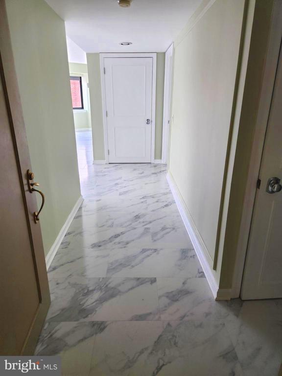 Foto principal - 1015 33rd St NW