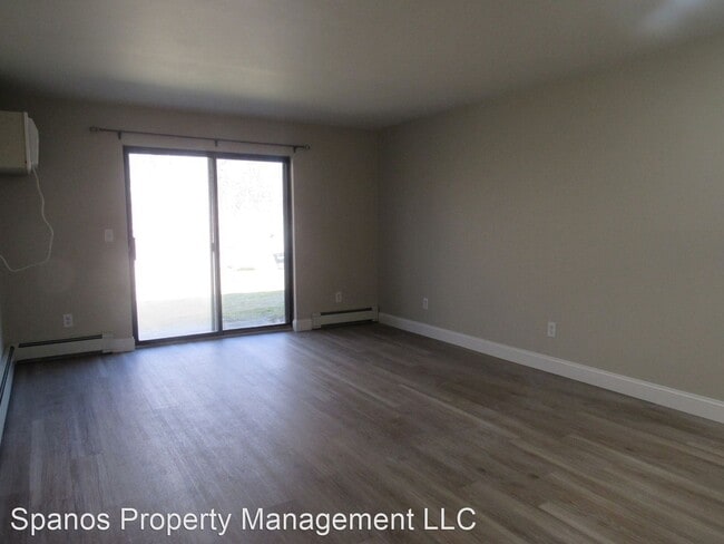 Building Photo - 2 br, 1 bath House - 5 Washington St.  Uni...