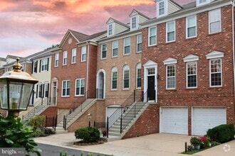 Building Photo - 4605 Lambert Pl