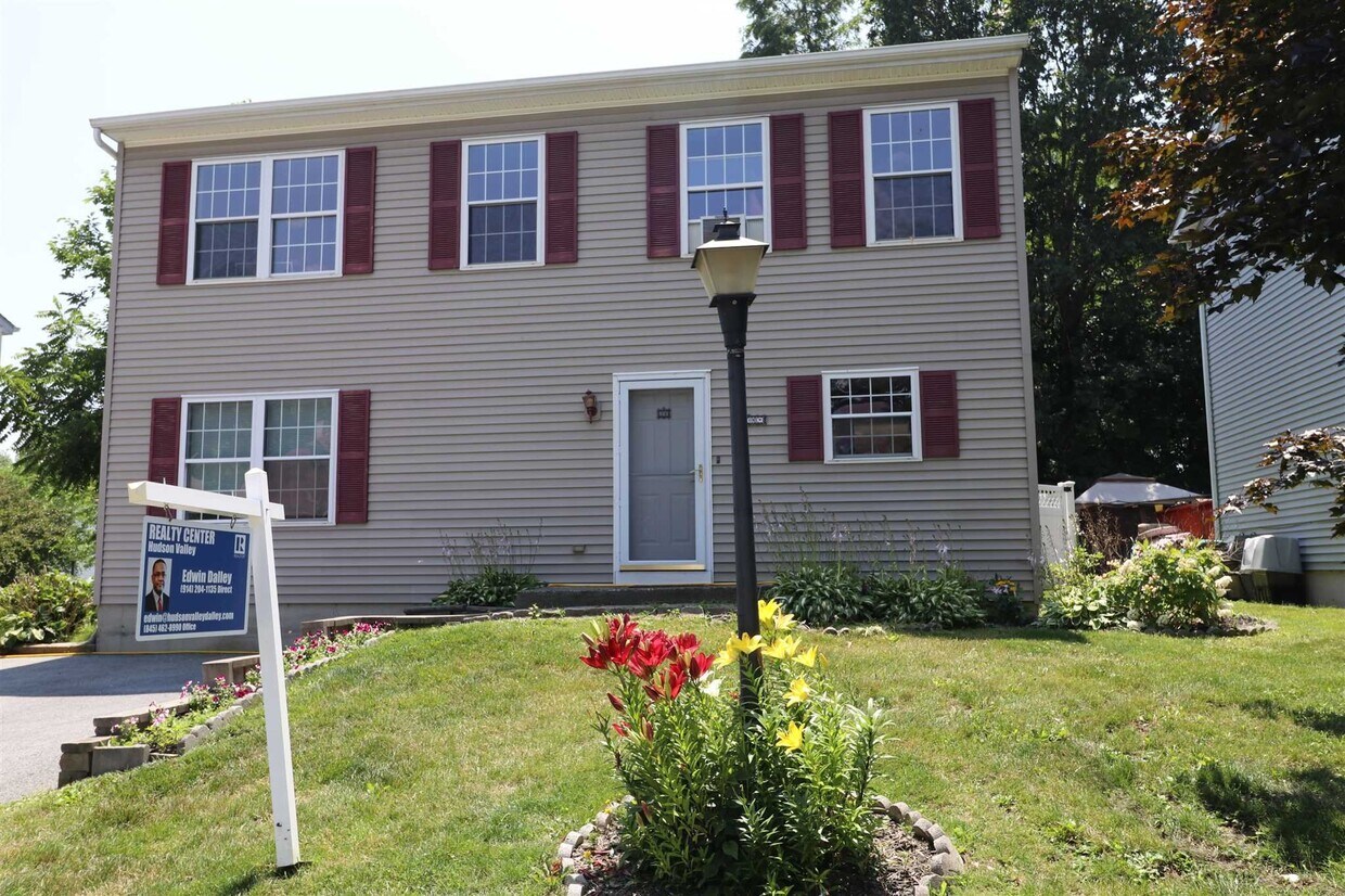 26 Wood St, Arlington, NY 12603 House Rental in Arlington, NY