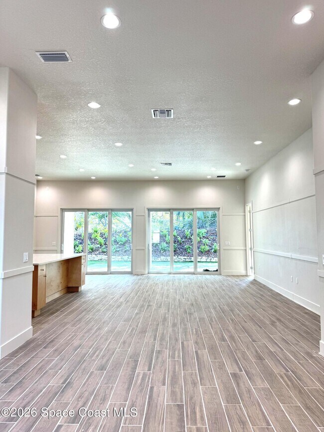 Building Photo - 2821 Edington Dr