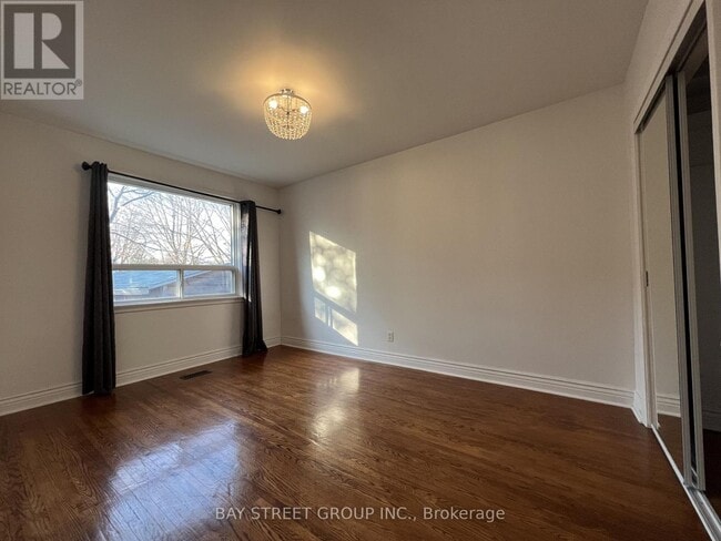 Building Photo - 382 Blue Grass Blvd