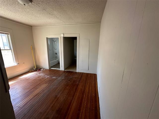 Building Photo - 604 Elm St