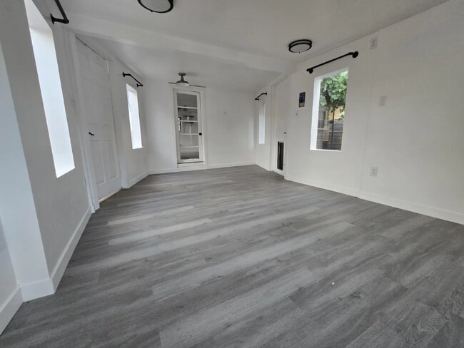 Foto del edificio - 214 Stark St