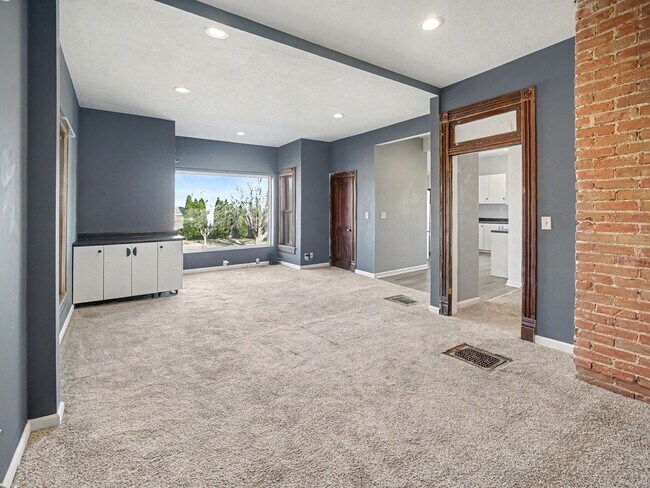 Foto del edificio - 6801 Lexington Ave