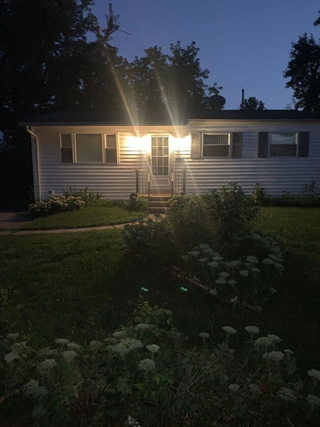 Building Photo - 1128 Rhea Ave