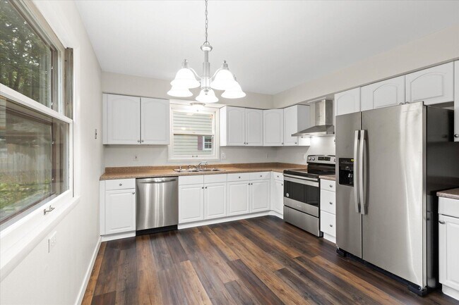 Foto del edificio - W56N479 Highland Dr