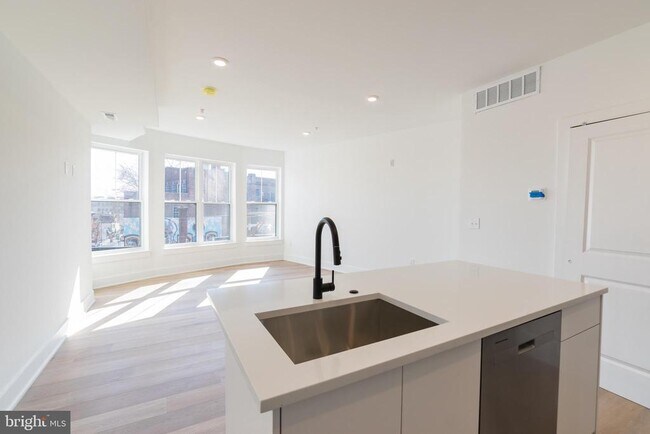 Foto del edificio - 5900 Germantown Ave