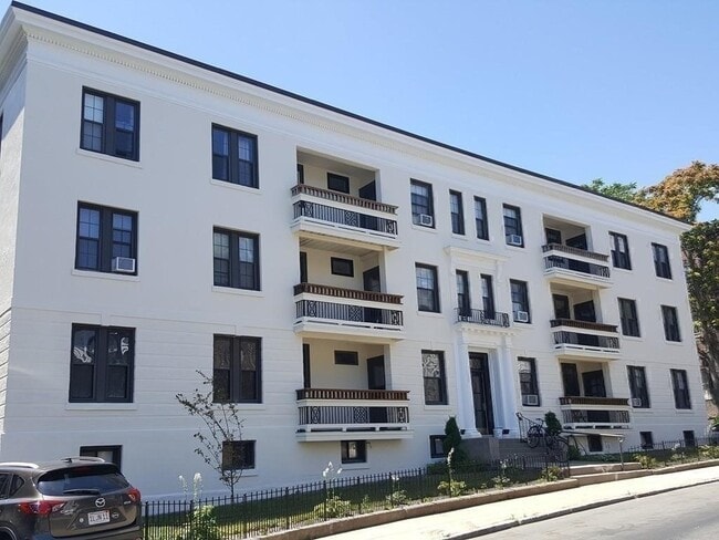 Building Photo - 120 Glenville Ave