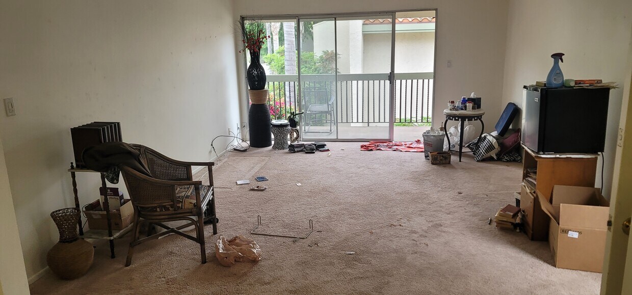 Living Room with Balcony - 5514 Armitos Ave