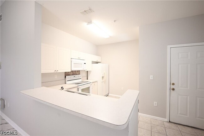 Building Photo - 15449 Bellamar Cir