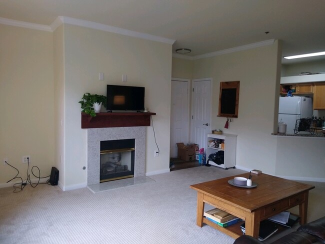 Building Photo - 6021 Castlegate Dr W