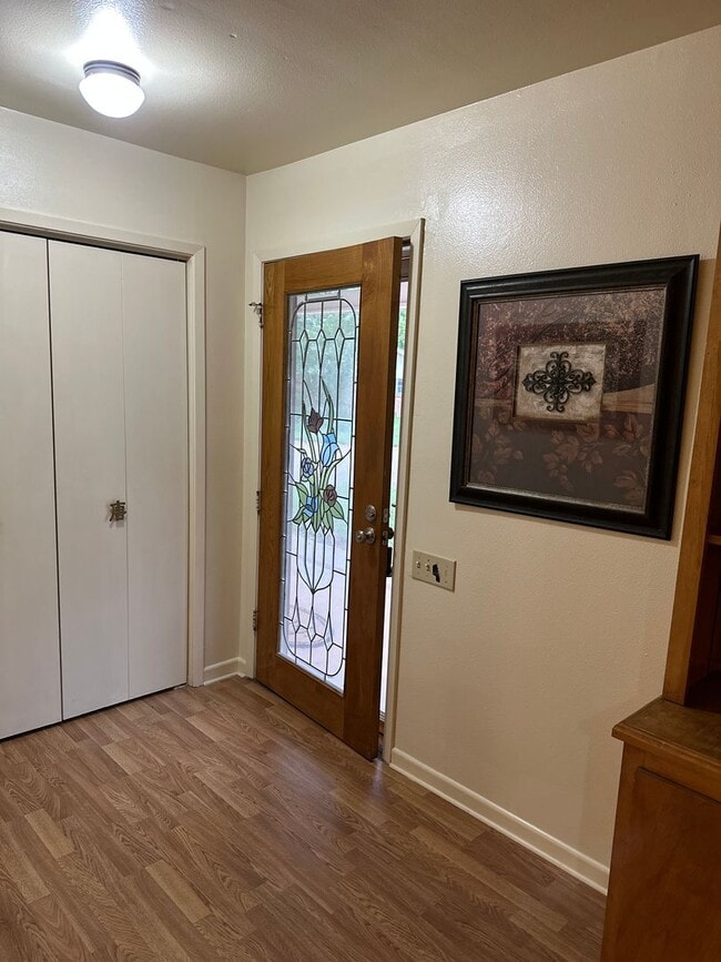 Building Photo - ONE BEDROOM, one bath, FULLY FURNISHED; ALL BILLS PAID