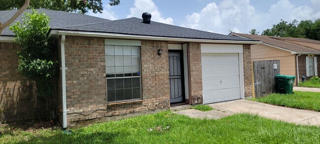 Building Photo - 3019 Aspin Dr