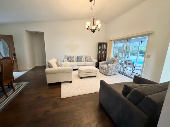 Building Photo - 2 Cedar Point Dr