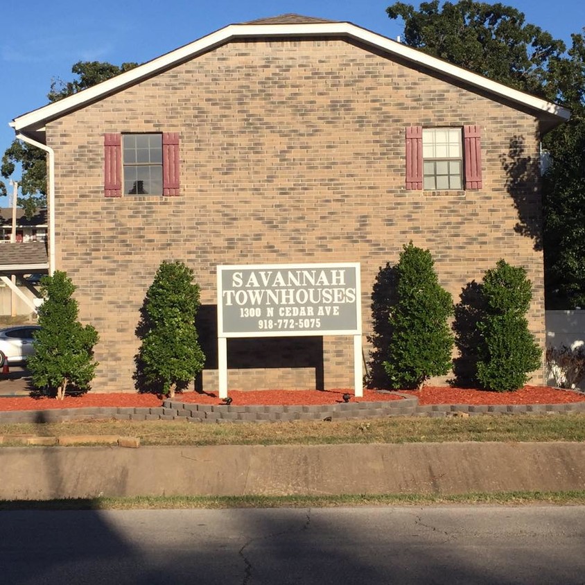 Primary Photo - Savannah Townhouses