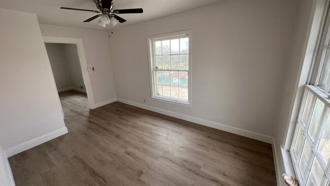 Foto del edificio - 3821 Woodleigh St
