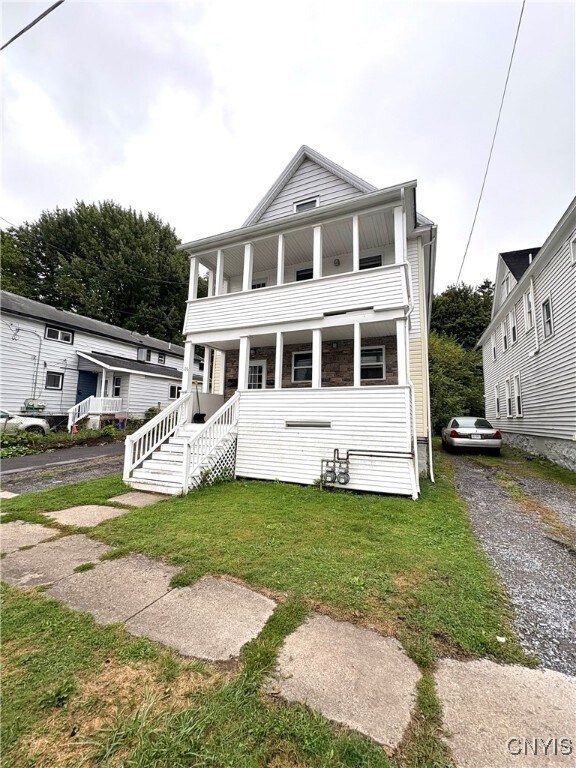 Foto principal - 126 Cottage St