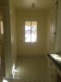 Building Photo - 916 Sinex Ave