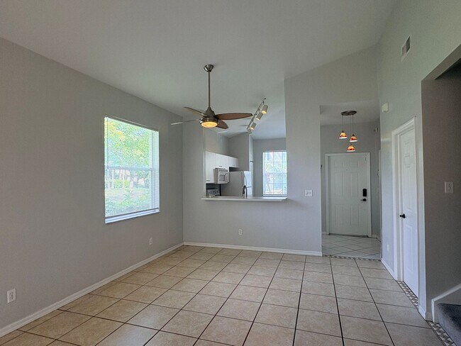 Building Photo - 3/2.5 Townhome in Fort Myers for Rent