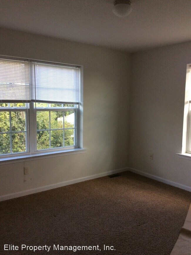 Building Photo - 3 br, 2.5 bath House - 2230 Live Oak Ln